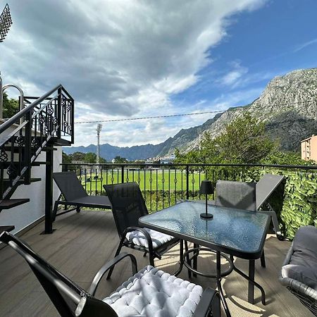 Sunshine Apartment With Private Pool And Parking Kotor Eksteriør billede