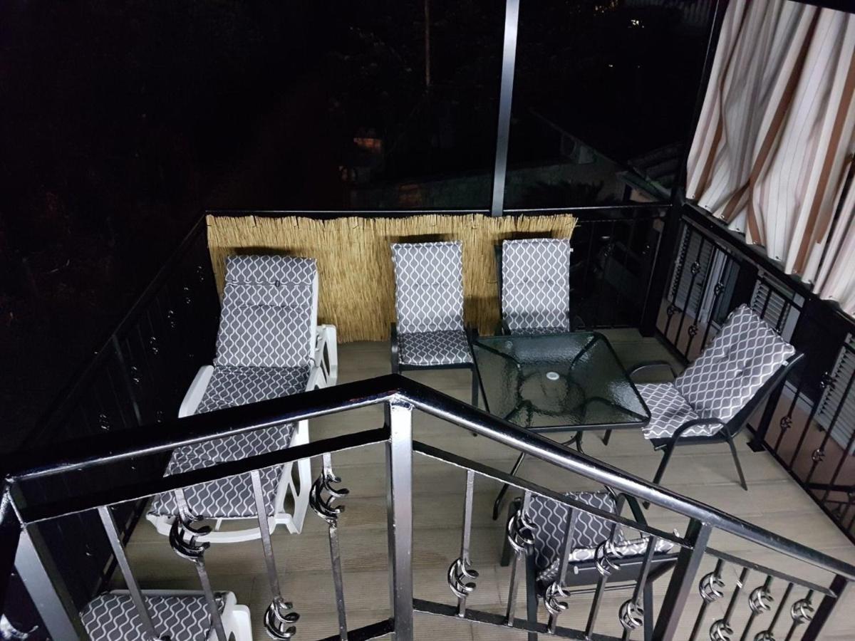 Sunshine Apartment With Private Pool And Parking Kotor Eksteriør billede