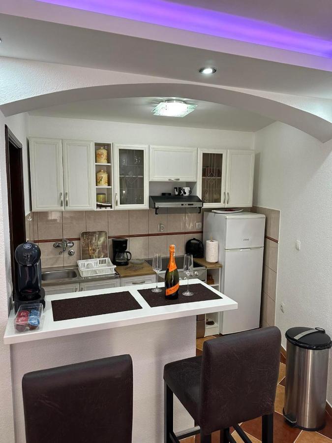Sunshine Apartment With Private Pool And Parking Kotor Eksteriør billede
