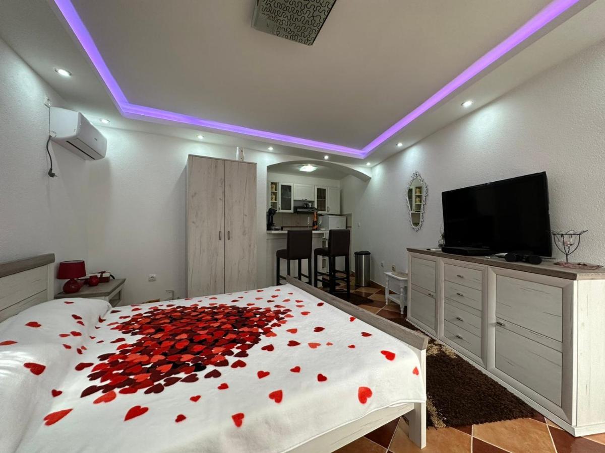 Sunshine Apartment With Private Pool And Parking Kotor Eksteriør billede