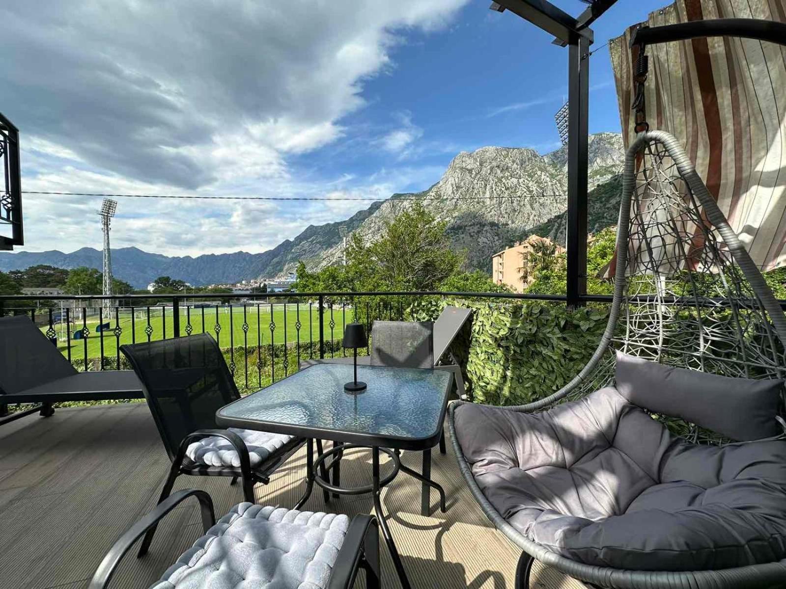 Sunshine Apartment With Private Pool And Parking Kotor Eksteriør billede